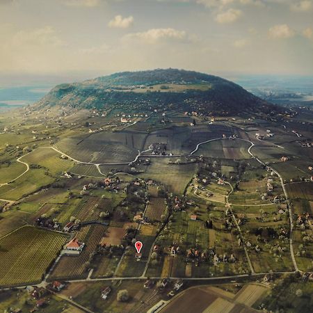 Jera Pince Es Vendeghaz Villa Somlovasarhely Bagian luar foto
