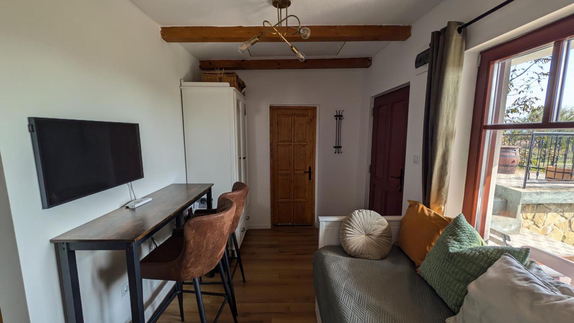Jera Pince Es Vendeghaz Villa Somlovasarhely Bagian luar foto